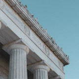 image of the Lincoln memorial building